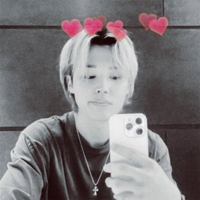 ele ☀︎☽'s profile picture