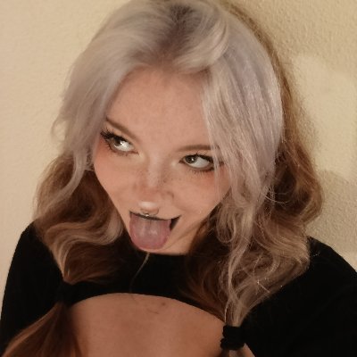 HysterecTomiex's profile picture