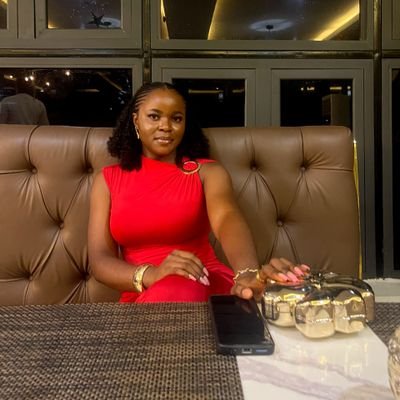 OluebubeWrites✨'s profile picture