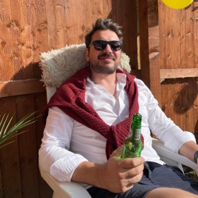 Y's profile picture