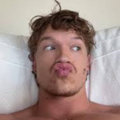 Jess :-)'s profile picture
