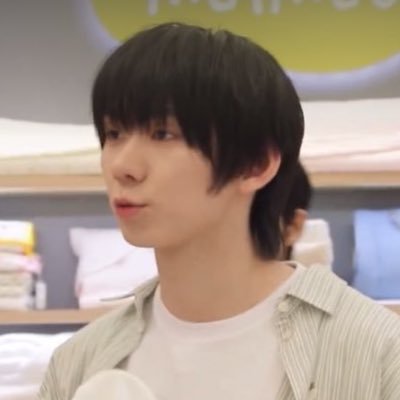 jand 한우 (grad-waiting)'s profile picture
