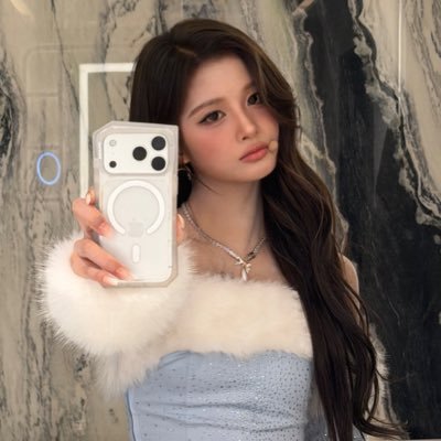 sullyoonpics's profile picture