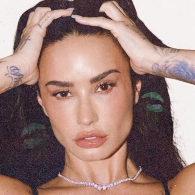 acervo demi lovato's profile picture