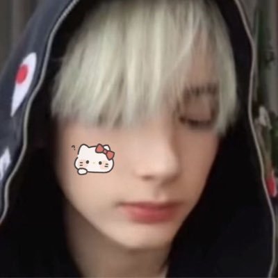 r .ᐟ na's profile picture