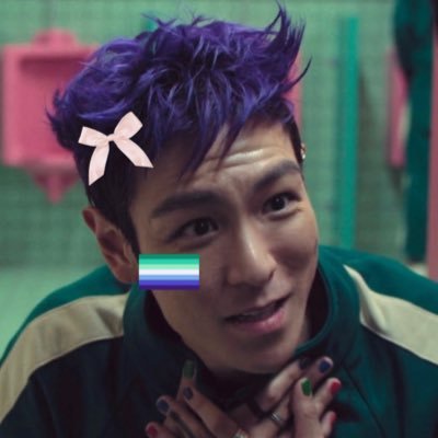 j โ
ๅฝก (purple whore enjoyer)'s profile picture