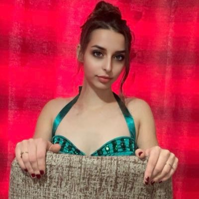 Alexand82393301's profile picture