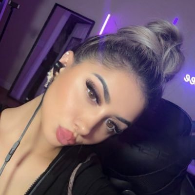 nicolee's profile picture