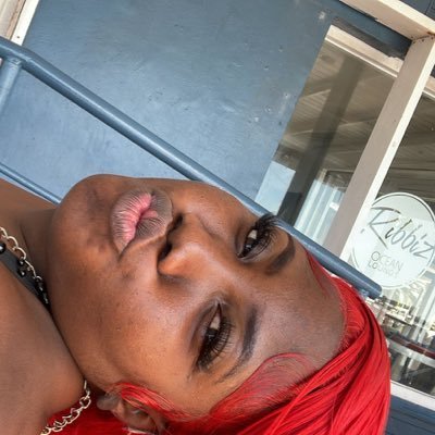 SnackSizeBritt's profile picture