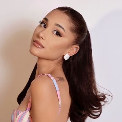 elena ❀'s profile picture