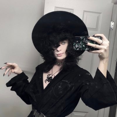 ghostyfemboy_'s profile picture