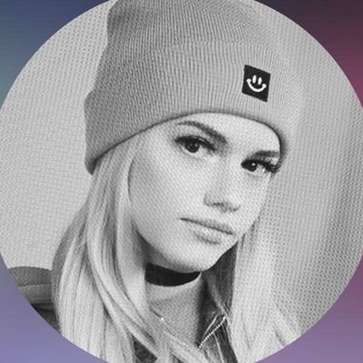 Stephanie ๐๐ณ๏ธโโง๏ธ's profile picture