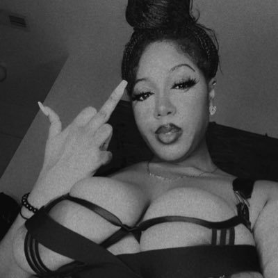 emanamour2's profile picture