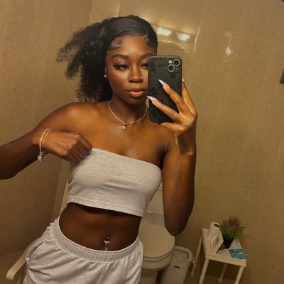 prwttynaya's profile picture