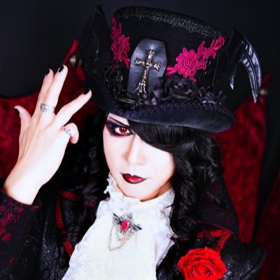 fromVampireRose's profile picture