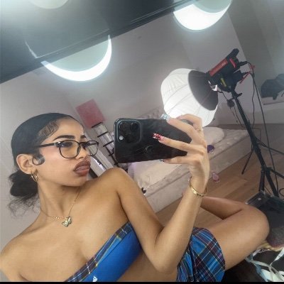 ayaatanjalii_'s profile picture