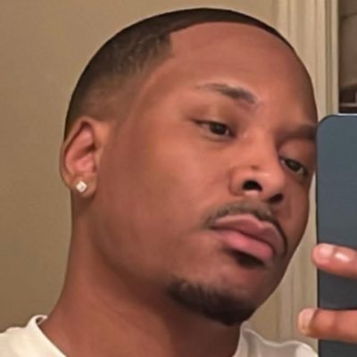 AyoVeezy's profile picture