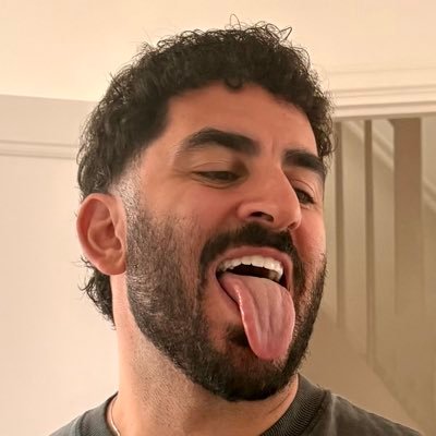 P's profile picture