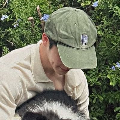 gurlinmoon's profile picture