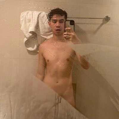 JOHNSON 👾's profile picture