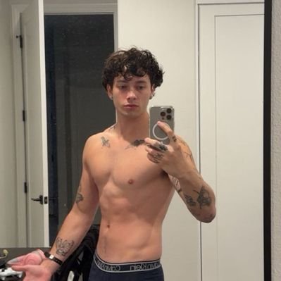 MostlyLukaLeak's profile picture