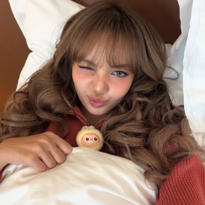 Lisa blackpink's profile picture