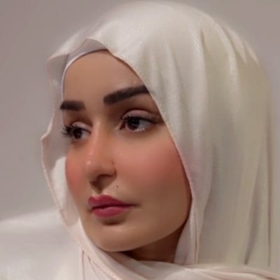 zainabj280's profile picture