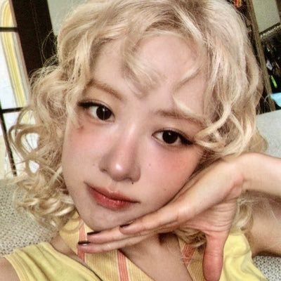 ꕤ⋆ᴋᴏᴛᴄʜ★ᴋᴏʀɴ⋆*𝙍𝙊𝙎𝙄𝙀 ⋆ꕤ's profile picture