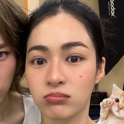 earnira_'s profile picture