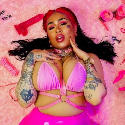 Frankie LaRose 🌹's profile picture