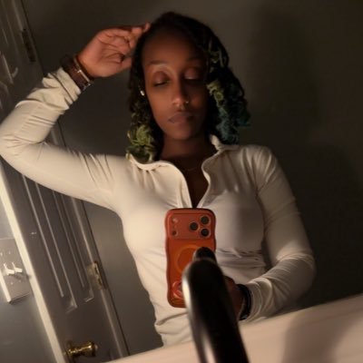 Moniebriated's profile picture