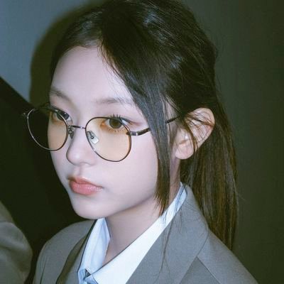 n년전 오늘의 강해린🐱's profile picture