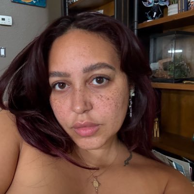 emilyistoosweet's profile picture