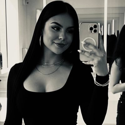 aurora's profile picture