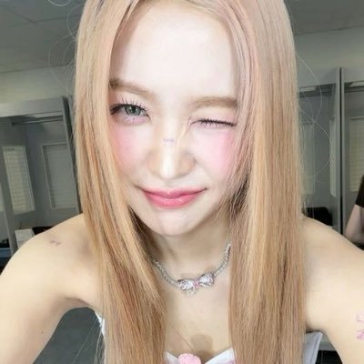 sach .☘︎ ݁˖'s profile picture