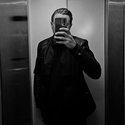 آدم بَده's profile picture