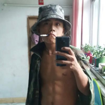 houzi1218's profile picture