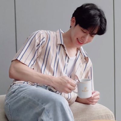 mmeowwar's profile picture