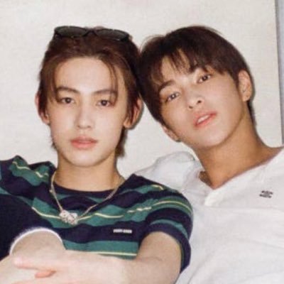 엄껀 아카이브's profile picture