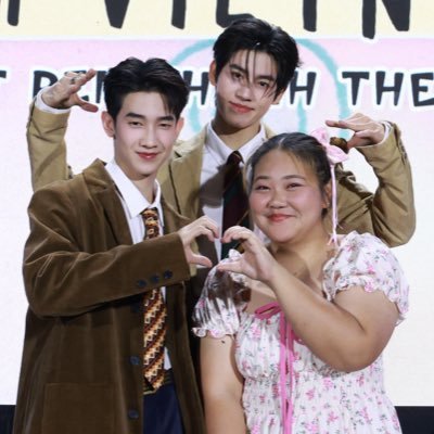 tingwithmom💙💚🍊🍊's profile picture