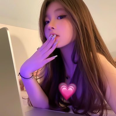 isaniss's profile picture
