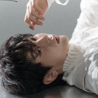 rew's profile picture