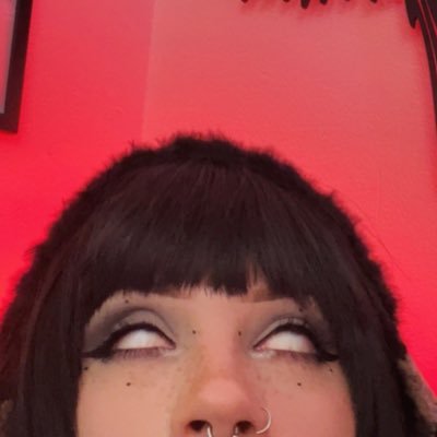 sus ಠ_ಠ's profile picture