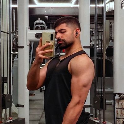 𝒎𝒐𝒆 💥's profile picture