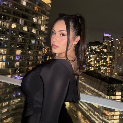 1of1tinafr's profile picture