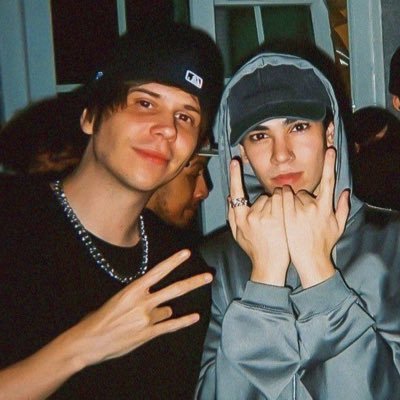 Andy 🦦's profile picture