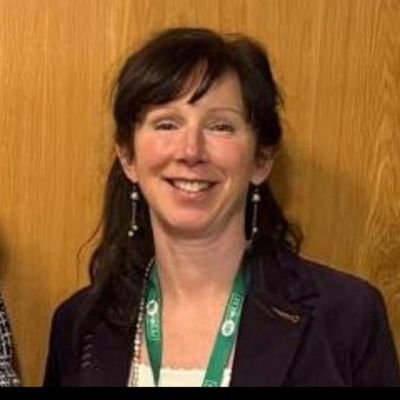 LindadeCourcy's profile picture