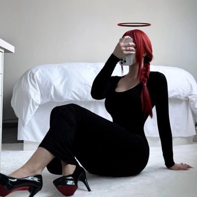 EveelynDomme's profile picture