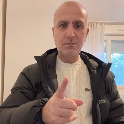 VartoLu Ozer's profile picture
