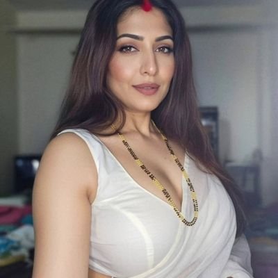 hotwifereena's profile picture